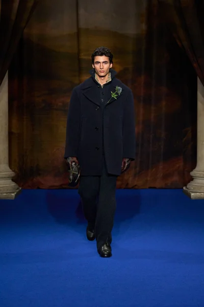 Look 13